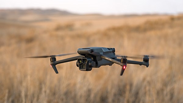 DJI Mavic og DJI Air er eksempler på større kameradroner som har best mulig bildekvalitet