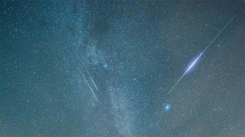 Perseiderna og starlink satelit