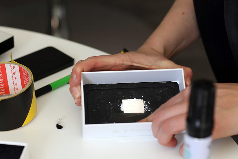 En mobiltelefonboks kan fungere godt som et hullkamera