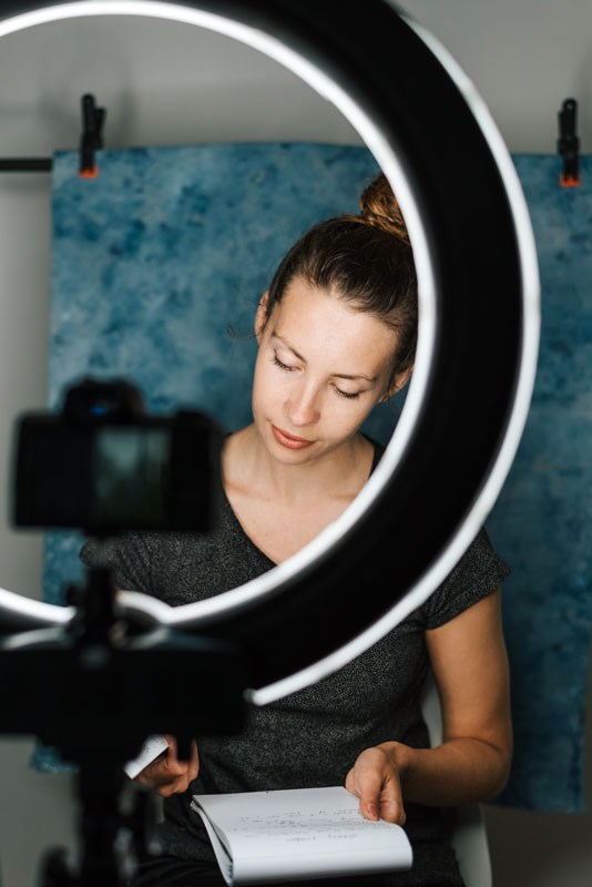 Begynn å vlogge med tipsene våre. Foto av Anete Lusina